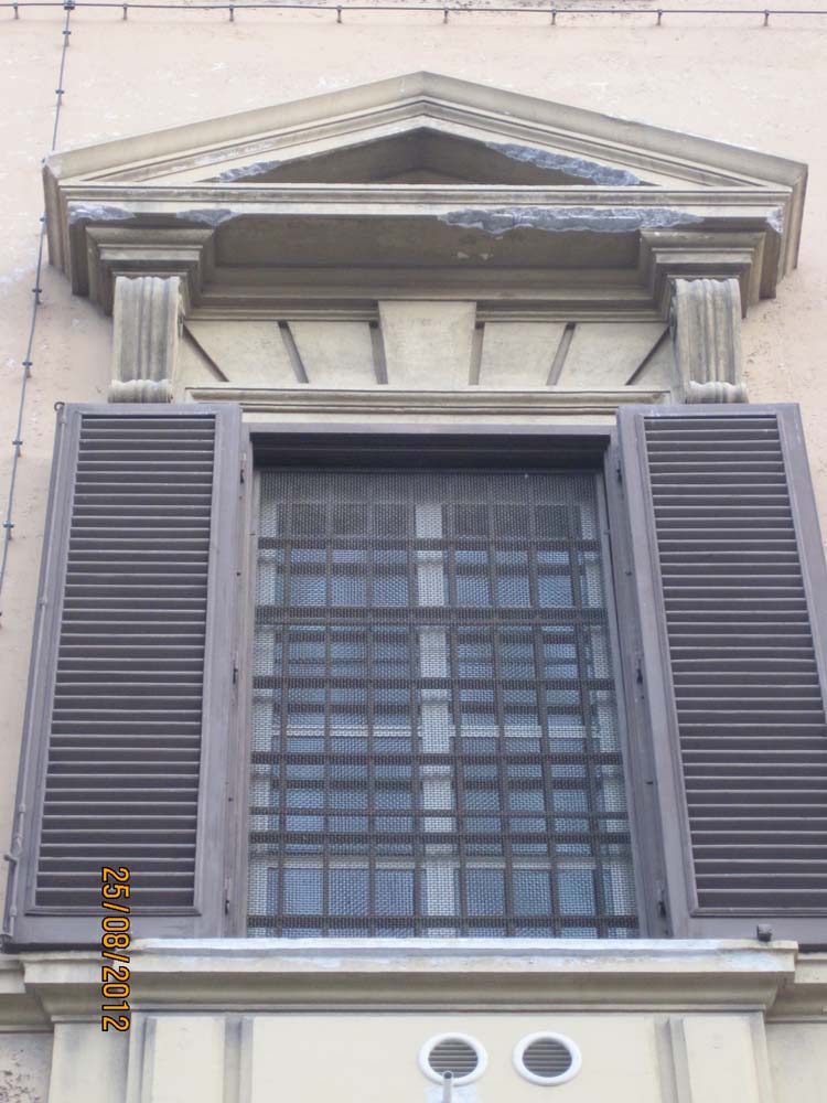 farmhouse exterior window trim