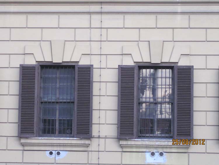 trim around windows outside
