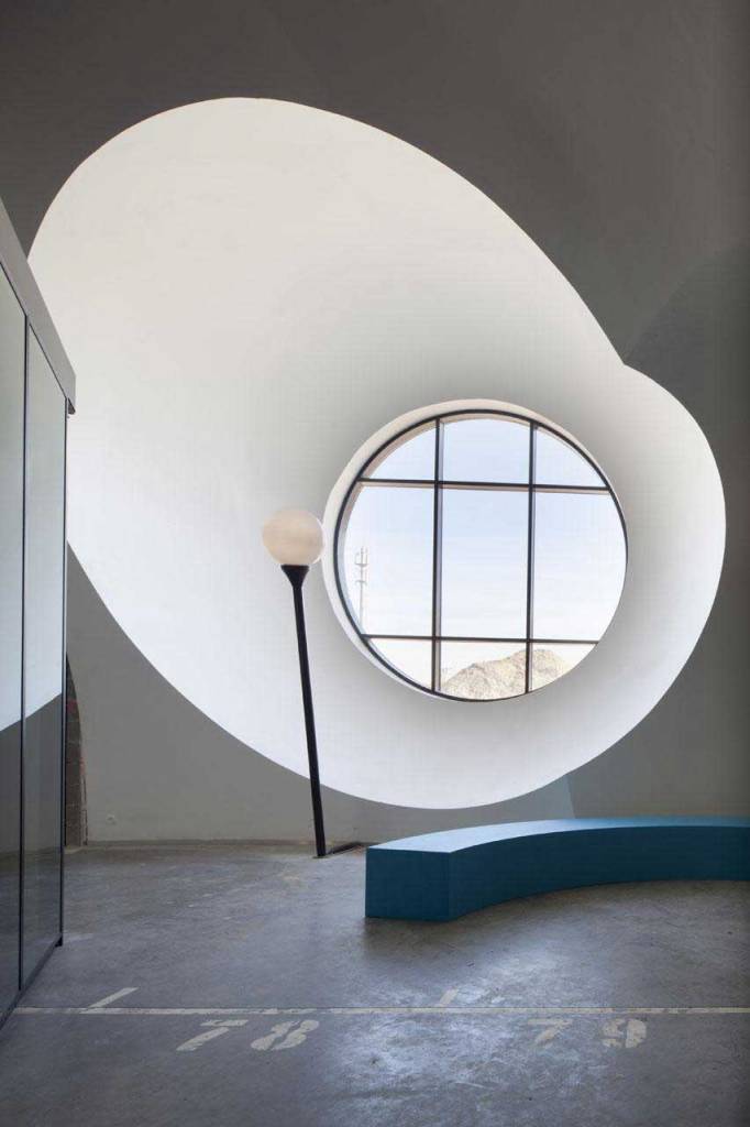 Fenêtres modernes de forme ronde à l'intérieur: photos, exemples, design