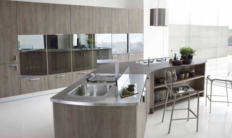 Кухня серого цвета с стеклянными фасадами | Современный, стильный кухонный шкаф: системы хранения, решения, фото в интерьере, дизайн идеи, примеры