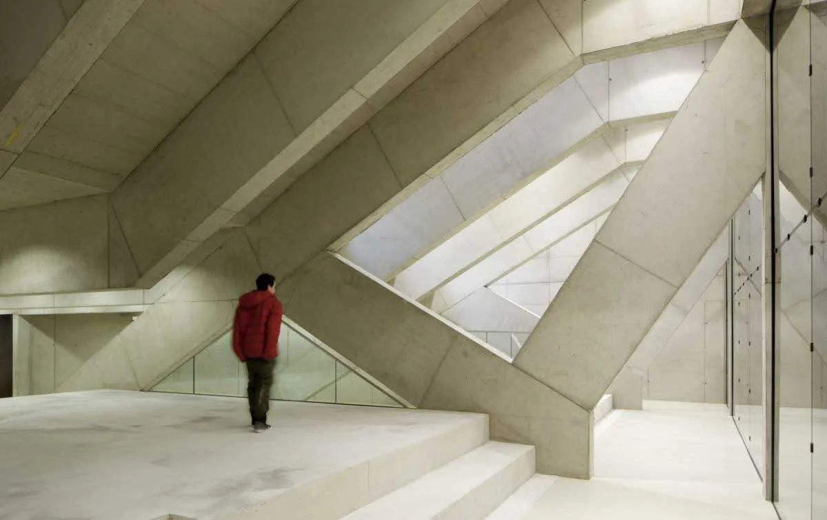 constructions of unique buildings and structures