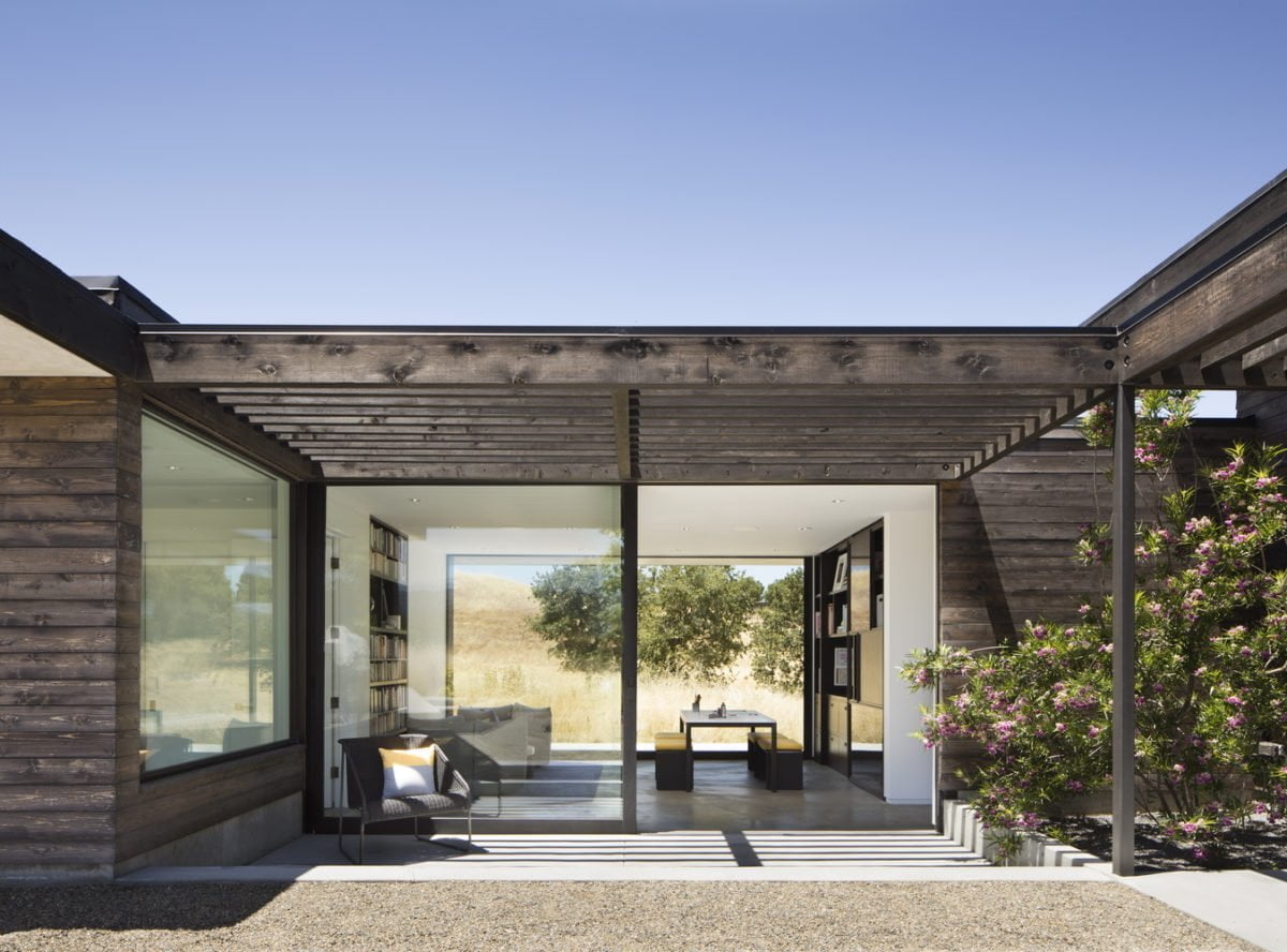 projets de maisons de plain-pied avec vitrage panoramique
maisons en bois d'un étage avec fenêtres panoramiques