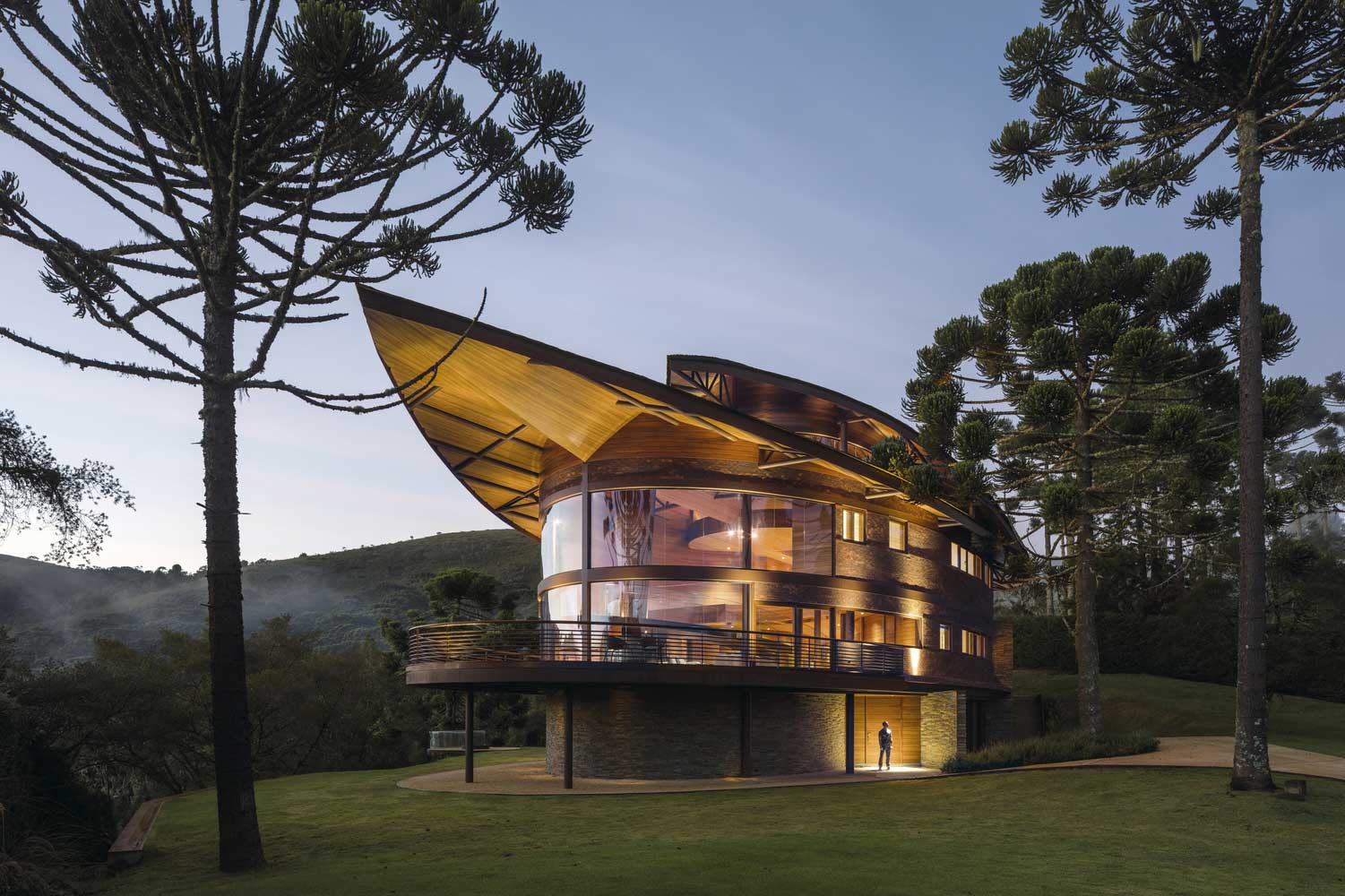 Complex Roof as the main Architectural Element - Cool Design Examples