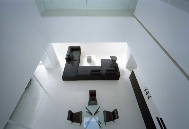styl minimalizmu we wnętrzu salonu w domu