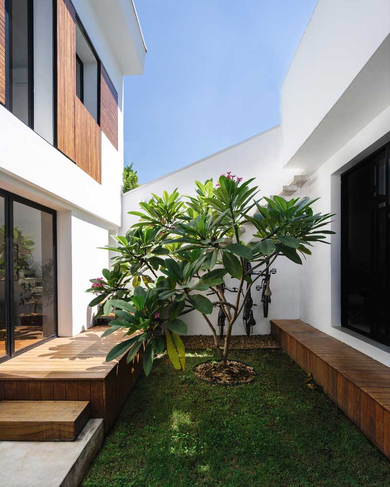 modern minimalist house facade