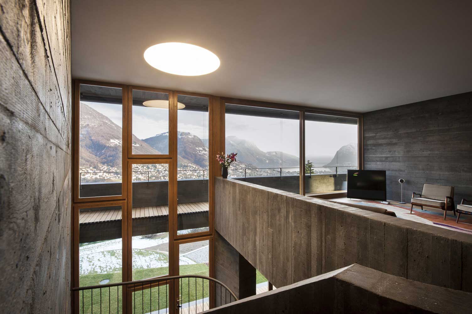 Black Concrete: Modern Solution in Architecture and Design