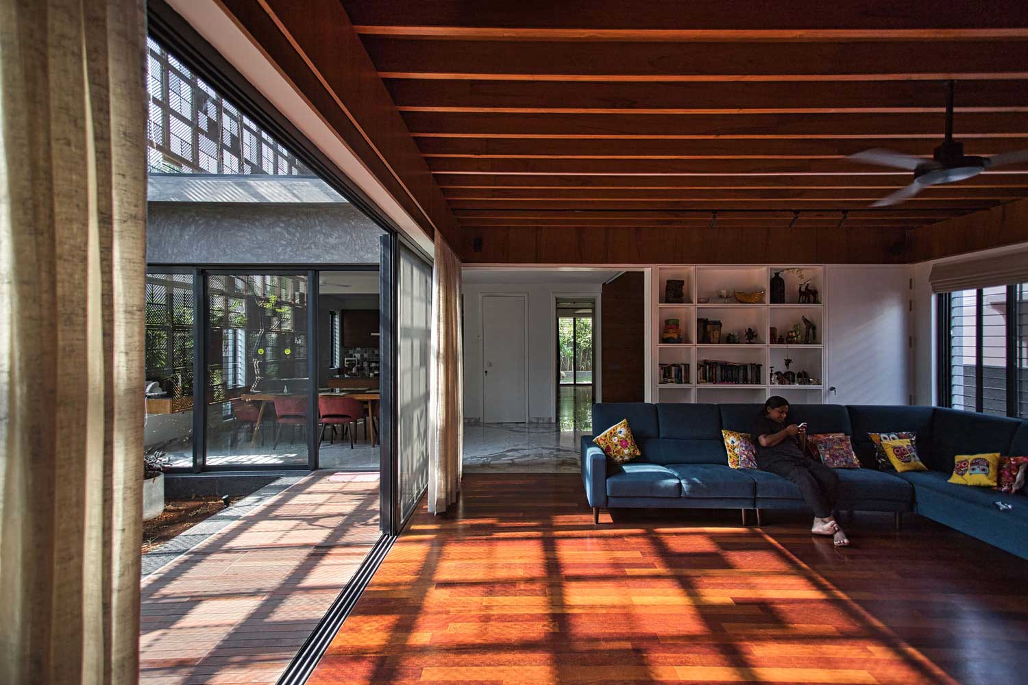 Floristry in exterior decorative wall panels