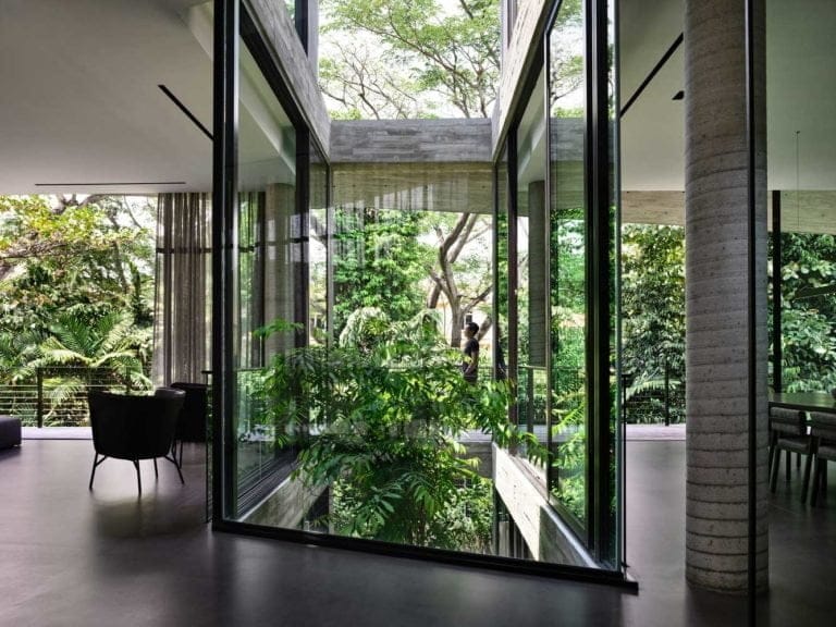 House with Glass Facade
photo, design, ideas, plan, layout, facade, exterior, interior, landscape, courtyard, decoration, cladding