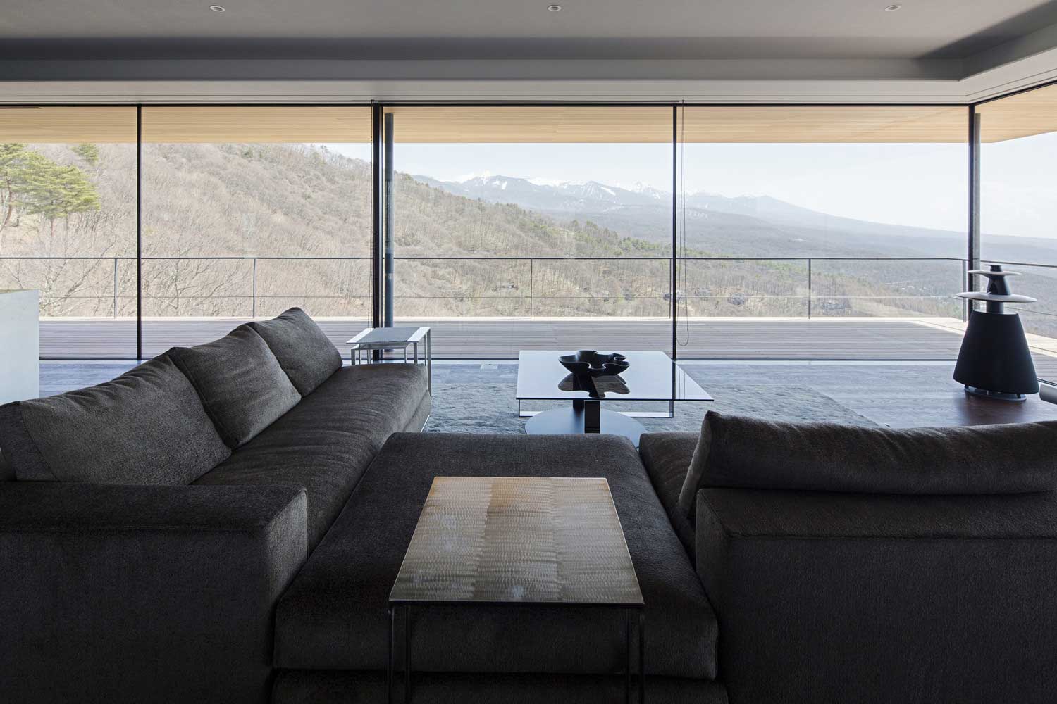 Modern Japanese Hillside Villa