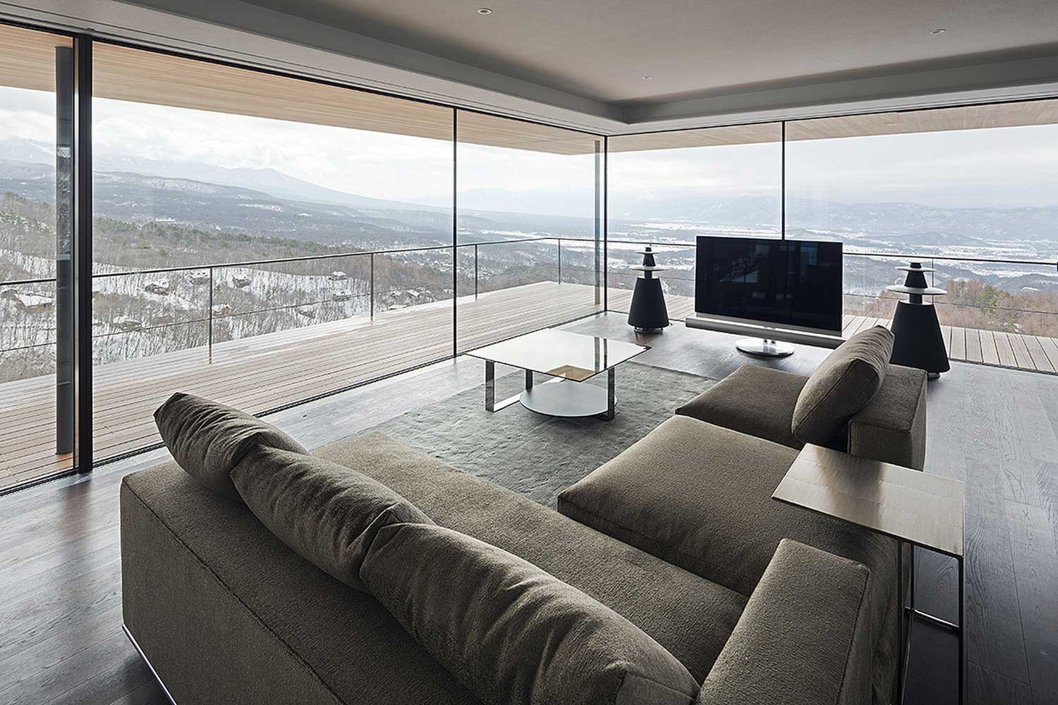 Modern Japanese Hillside Villa