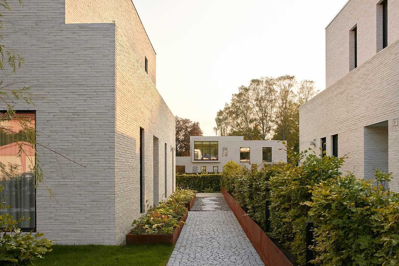Long brick
photo, design, ideas, facade, exterior, interior, landscape, courtyard, decoration, cladding