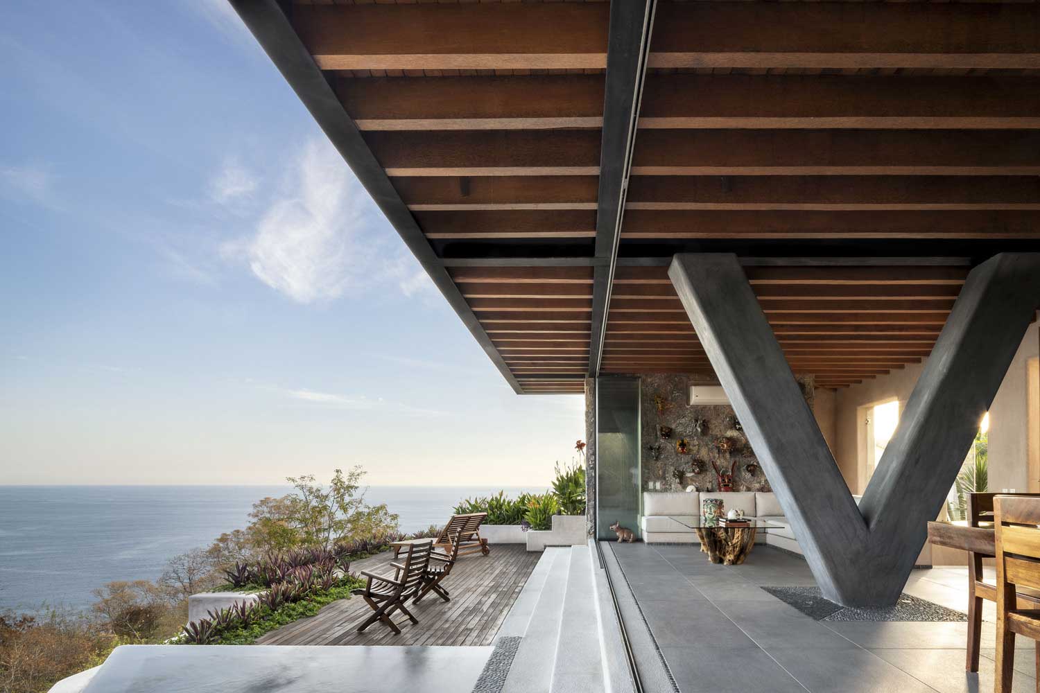 Magnífica Casa Con Terraza Panorámica / Diseño Moderno