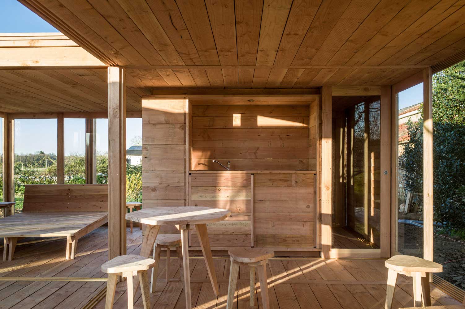 SIMPLE SMALL WOODEN HOUSE DESIGN FROM FRANCE / AN ISLAND OF COMFORT, WARMTH AND COZINESS