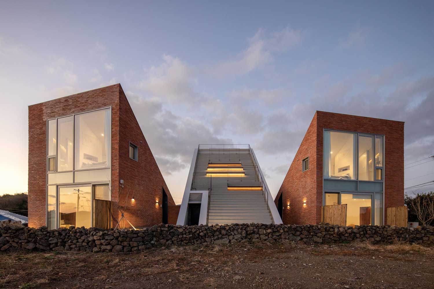 Unique Design Red and White Brick House / Stair House