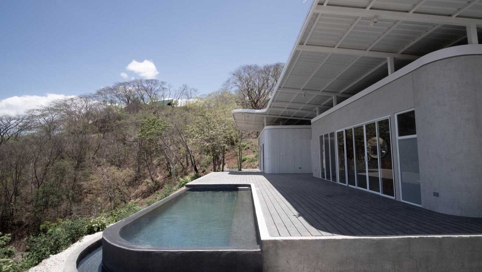 HighTech Style Prefabricated House Without Sharp Corners • 333