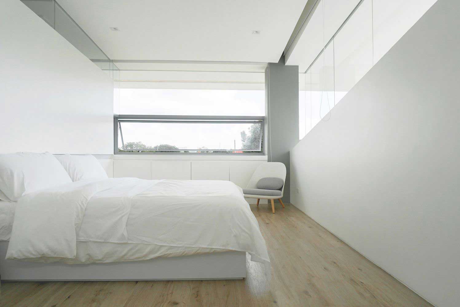 2 storey minimalist home bedroom design