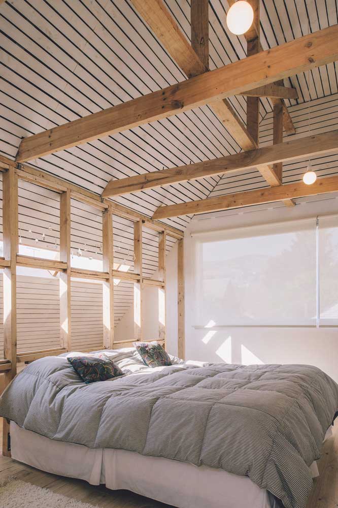 high ceiling bedroom design