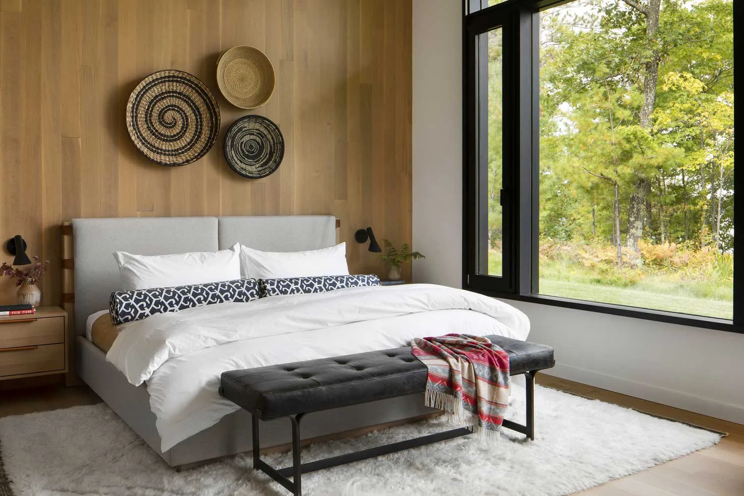 What Should Be A Panoramic Bedroom Window Design?