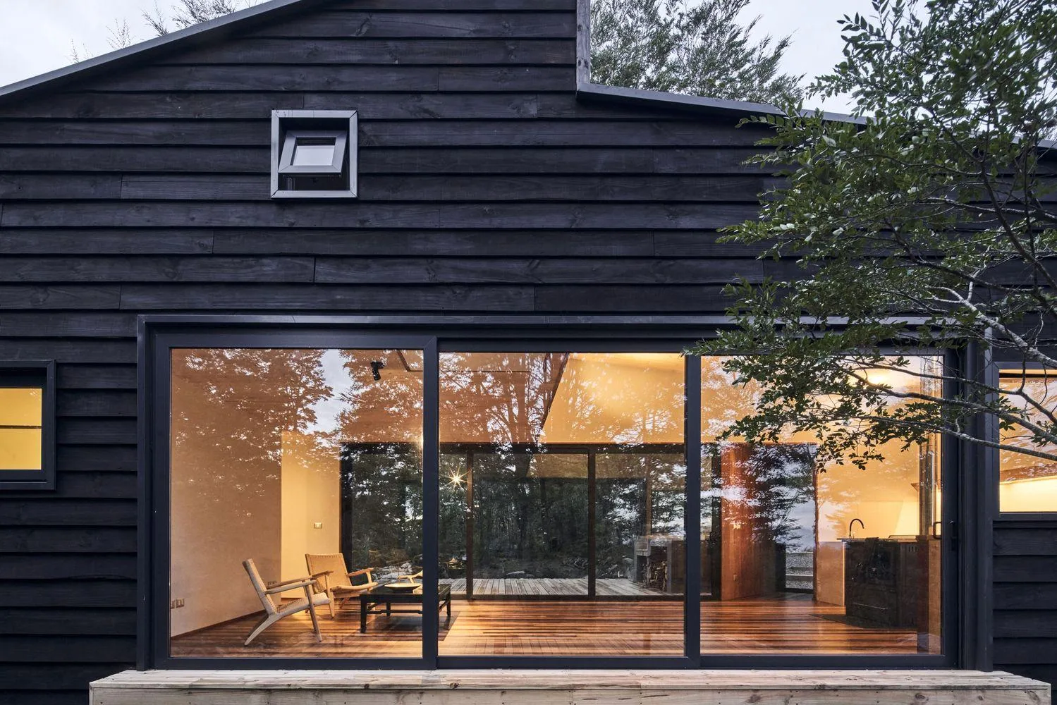 33+ Wooden House Designs With Big Windows