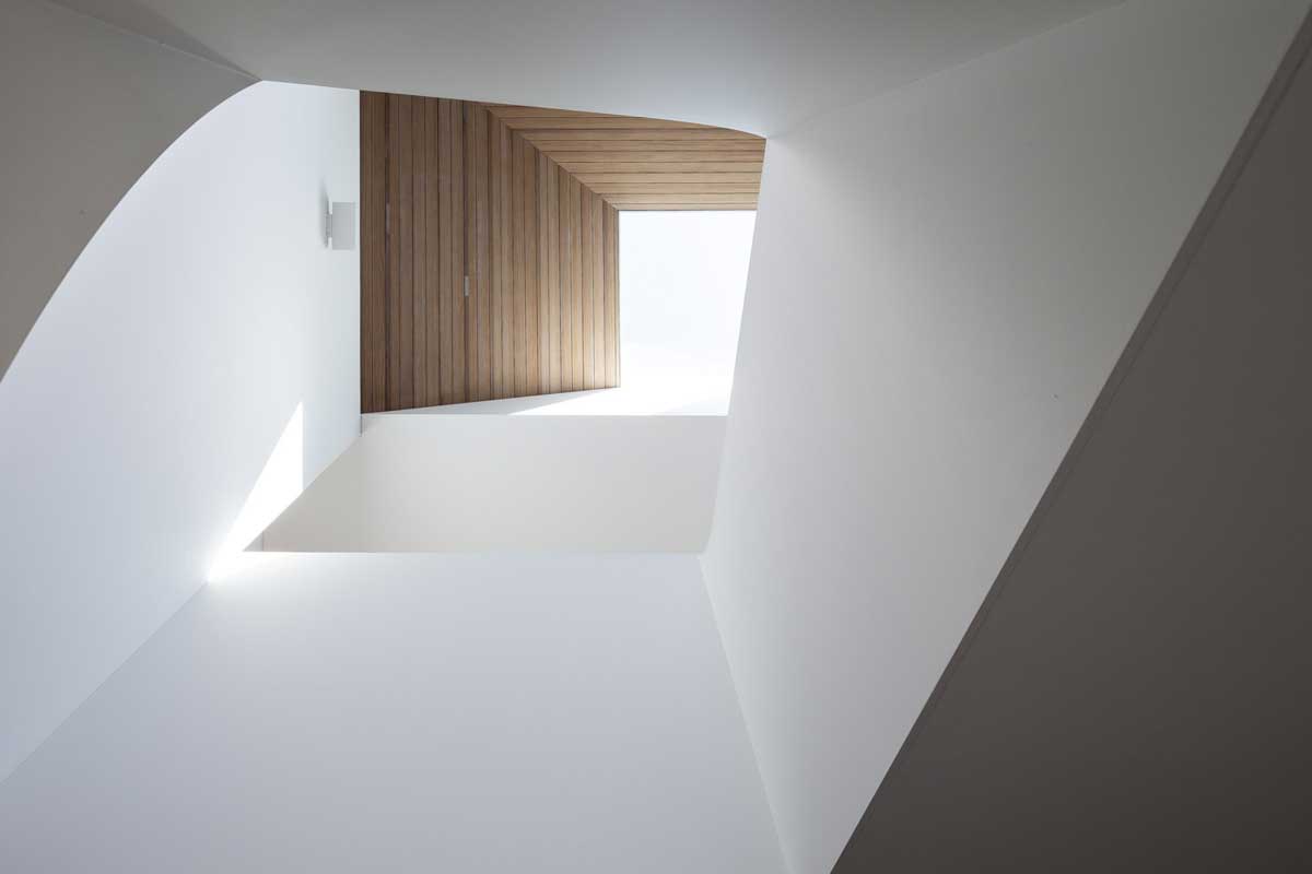 How to Blend Indoor and Outdoor Living Spaces in a Modern Two-Storey House