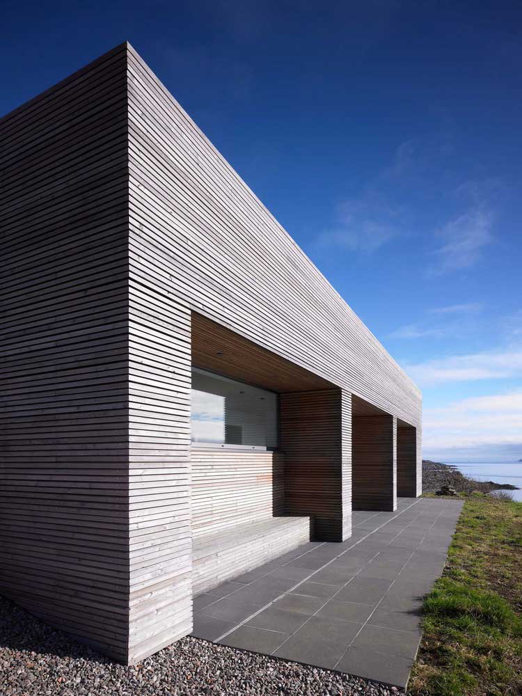 How Larch Cladding Walls Define Scottish Coastal Homes