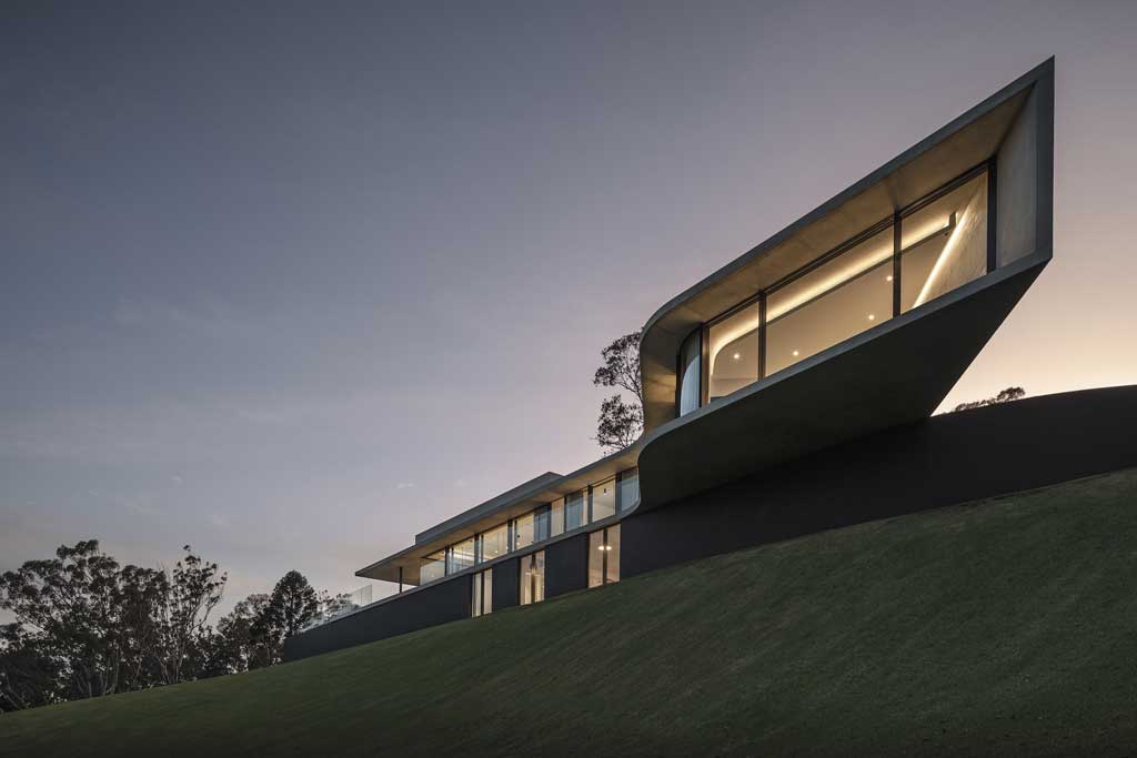 Toowoomba’s Landmark with Curving Concrete and Full-Height Eastern Glazing