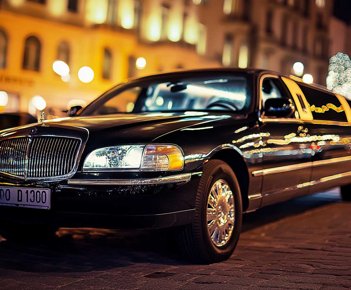 Why a Limo Service To The Airport Makes Perfect Sense Here In The USA