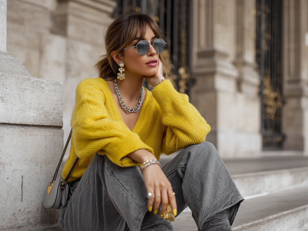 Relaxed Jumper Outfit Ideas with Yellow Knit Tops and Gray Denim - 3