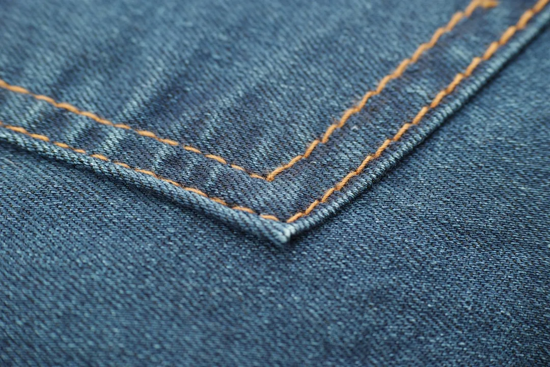 Raw Denim Jeans 2026 — Why Unwashed Fabric Defines Authenticity