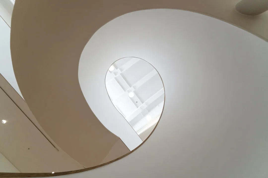Curved Drywall Architecture Replaces Hard Angles in Modern Home Design