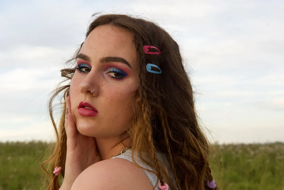 Long Hair Accessories Dominate 2026 — Why Sculptural Clips Replace Simple Elastics