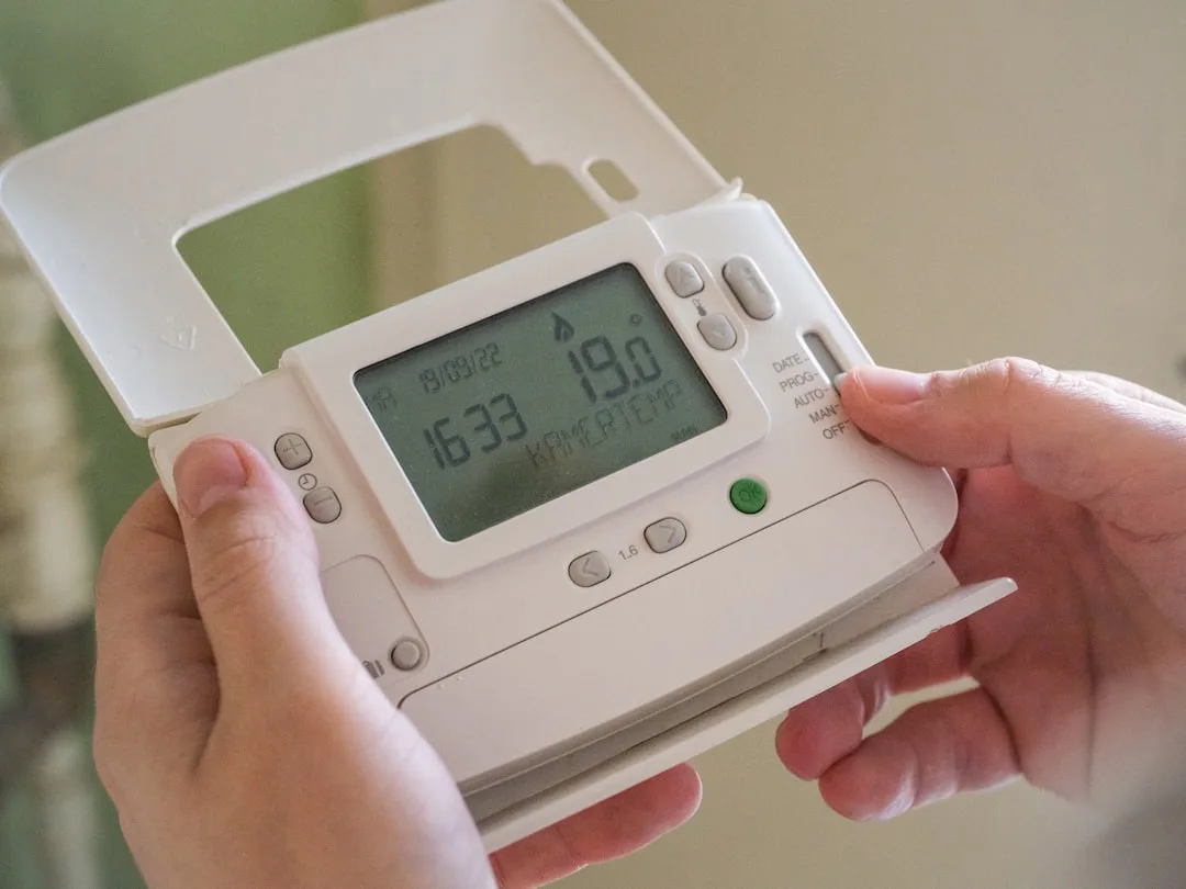 Smart home climate zoning system with zone valve and digital thermostat for room temperature control detail 3