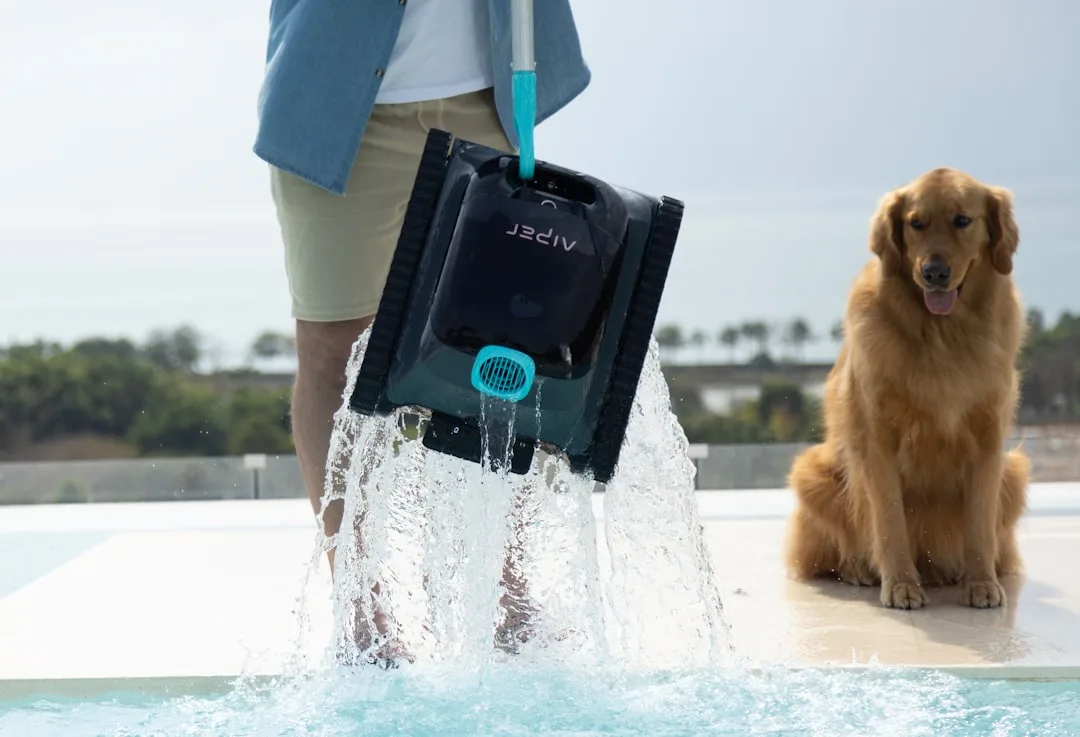 Modern smart pet water fountain with digital hydration monitoring display and app connectivity detail 4