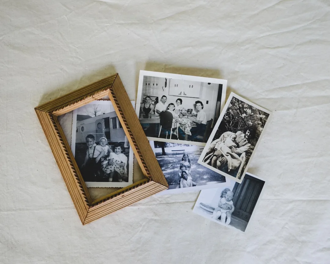 Timeline photo display setup for reunion event planning 2026