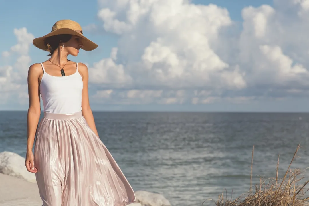Maxi skirt outfit with cropped top and statement shoes 2026 detail 4