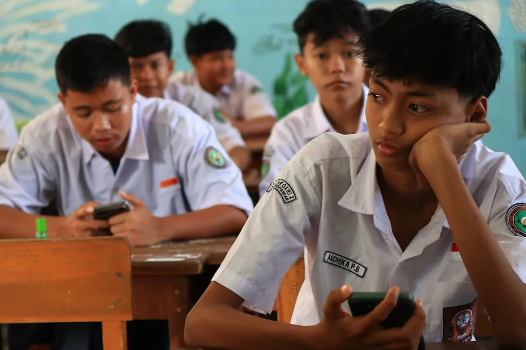 Teachers managing student attention spans competing with social media distractions daily