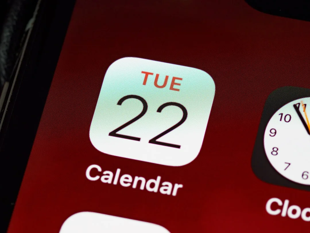 Co-parenting digital calendar showing custody schedule and school events synchronized detail 4