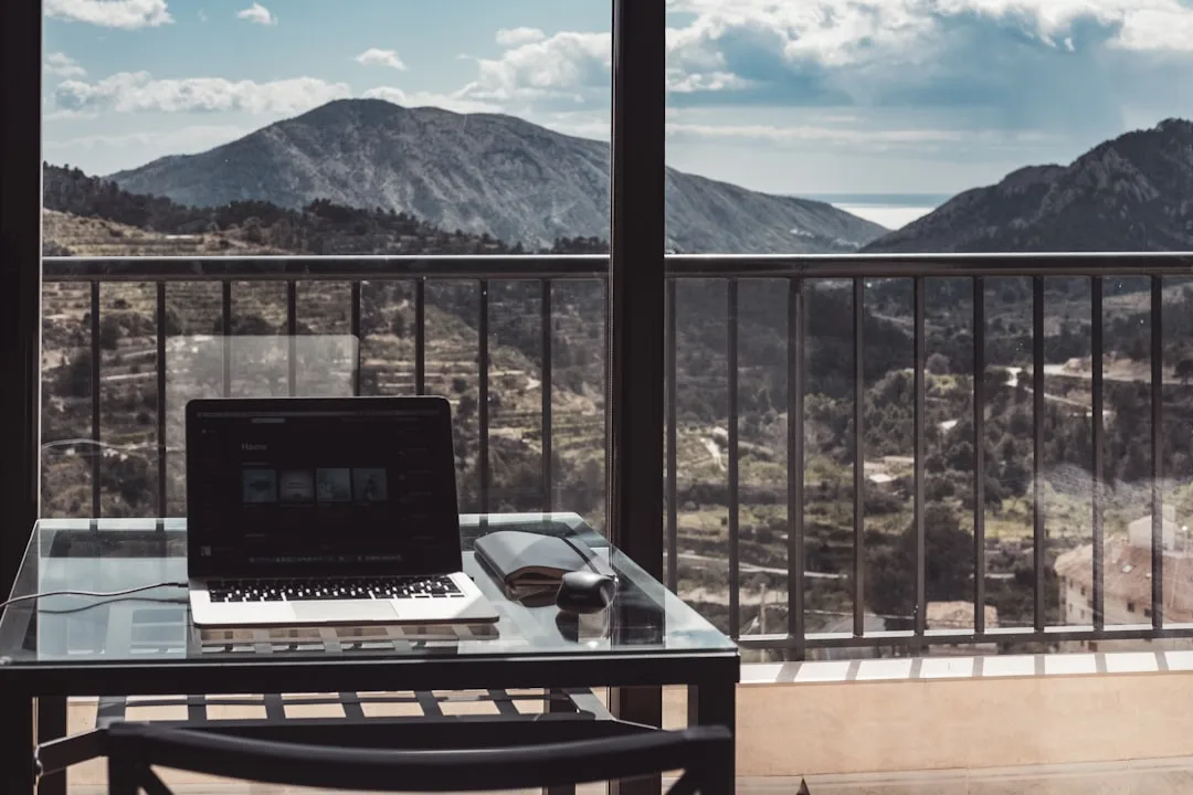 bleisure apartment office workspace vacation — perspective 3