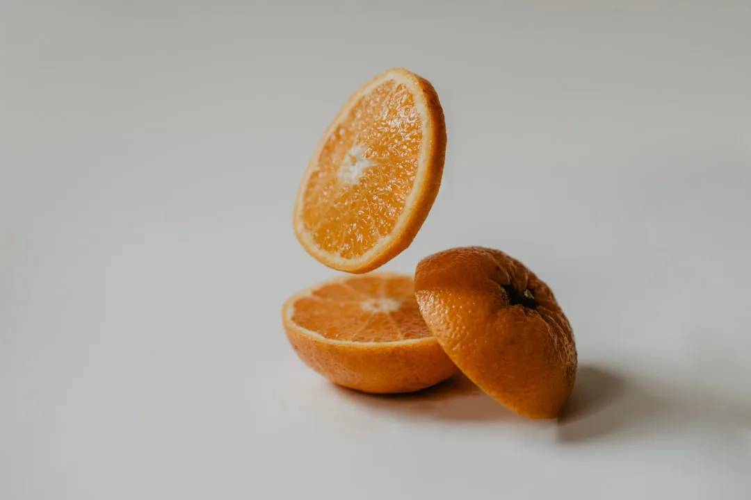 vitamin c serum oxidation brown discoloration — perspective 1