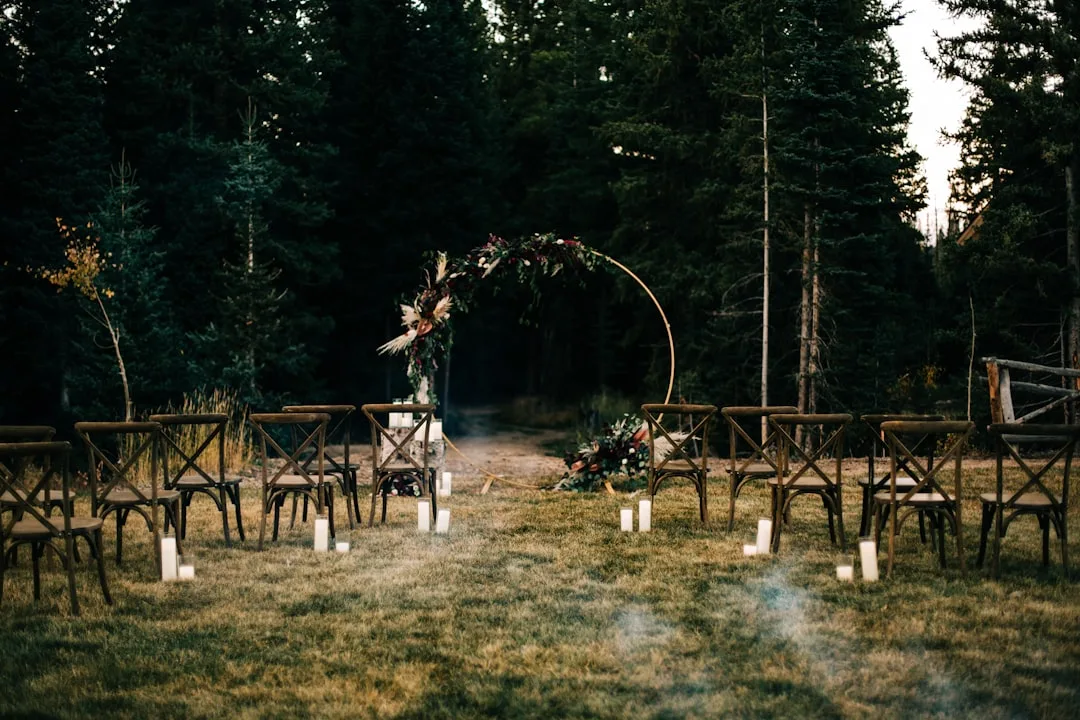 modern wedding ceremony arches mixed materials — perspective 1