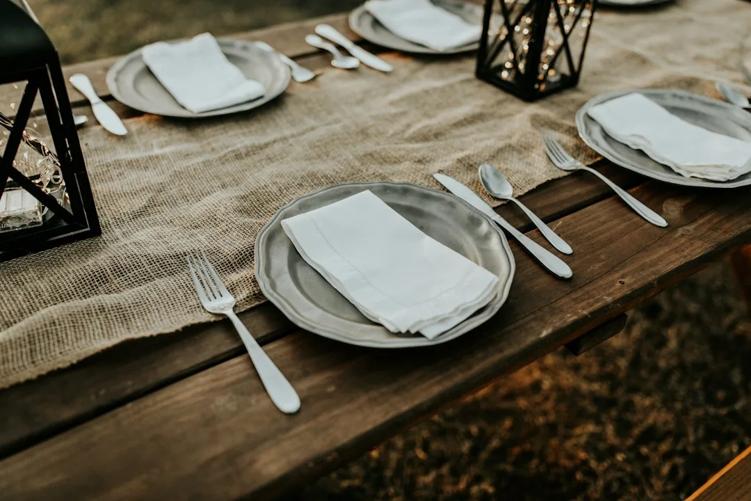 intimate dinner party table setting — Events perspective 2