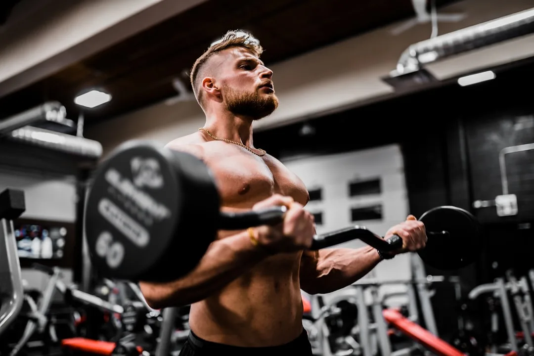 concentric strength training barbell dumbbell — Fitness & Sport perspective 2