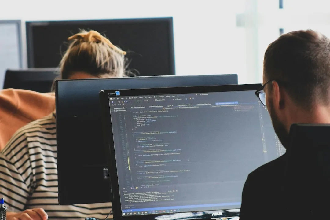developers collaborating on code in real time — Education & E-Learning perspective 1