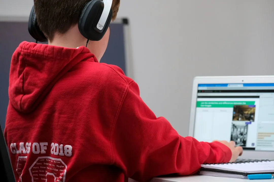neurodivergent student online learning interface — Education & E-Learning perspective 1