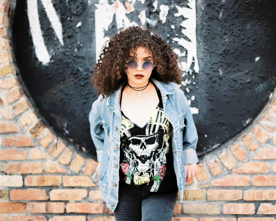 vintage band tee styling outfit 2026 — Fashion perspective 2