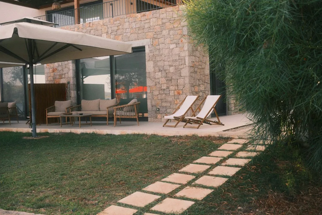 modern outdoor patio steps design — Patio & Yard perspective 2