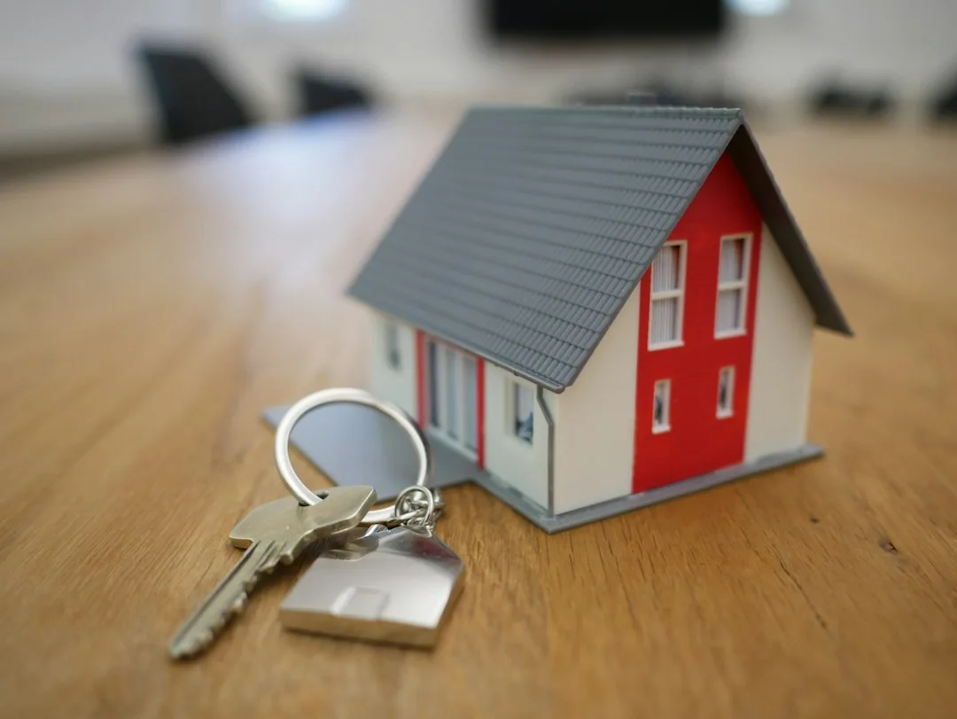 Assumable mortgages explained for home buyers reviewing loan paperwork before closing